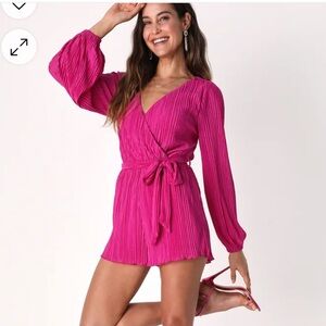 Lulu’s NWT Plissed to Be Here Magenta Plisse Balloon Sleeve Romper